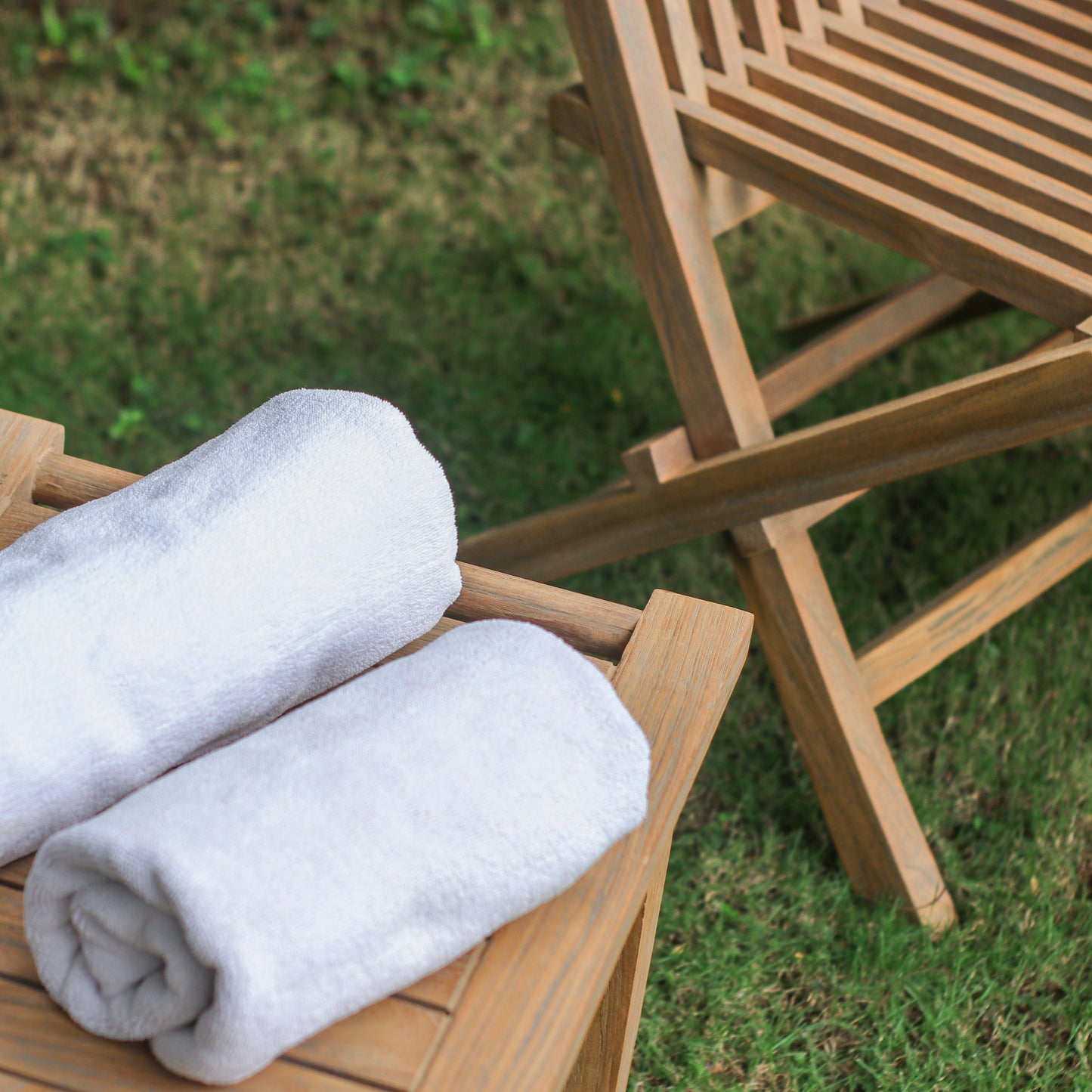 Beistelltisch  >Pajung< Gartenbank Hocker Teakholz